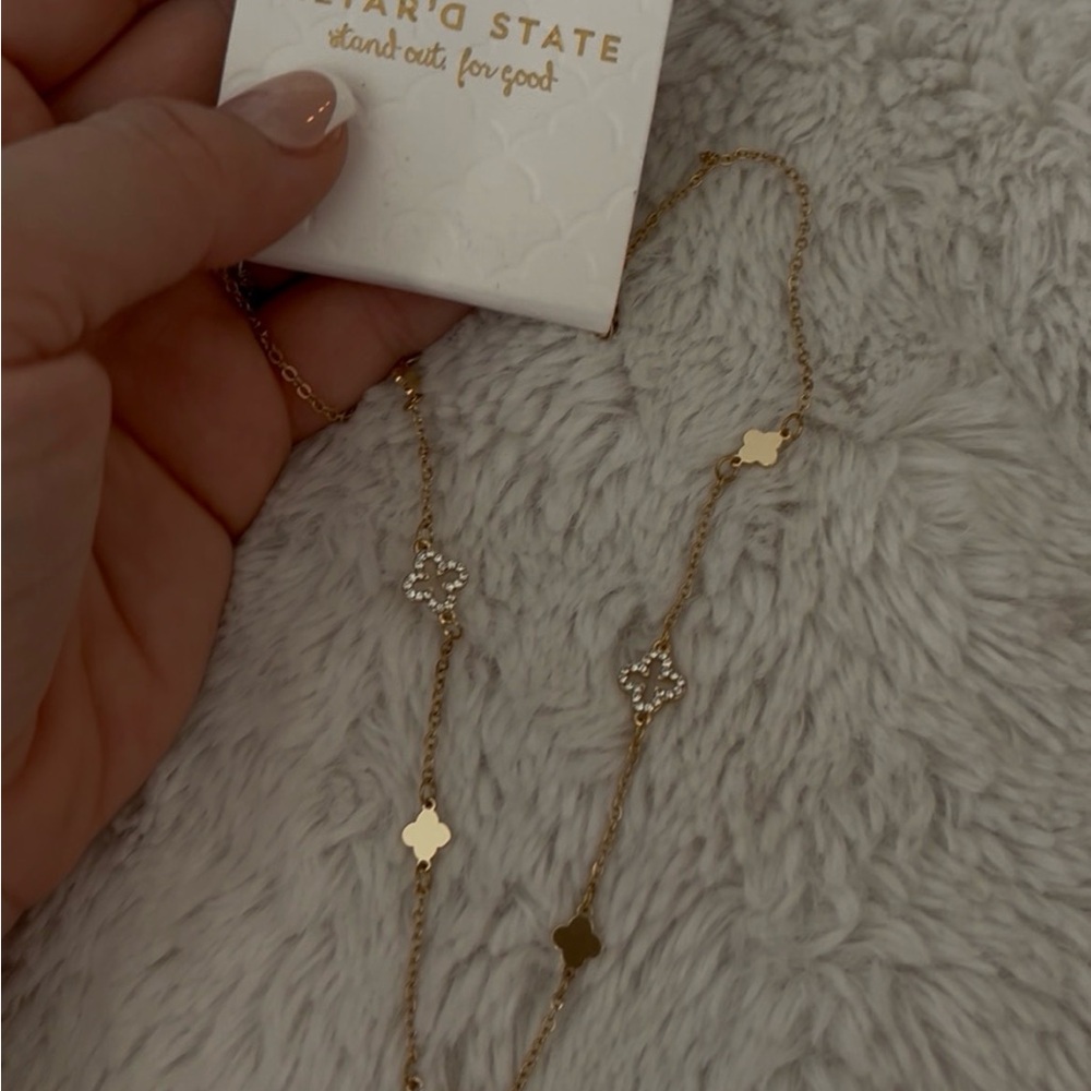 NEW Altar’d State Arula Clover Statement Necklace - Picture 7 of 7